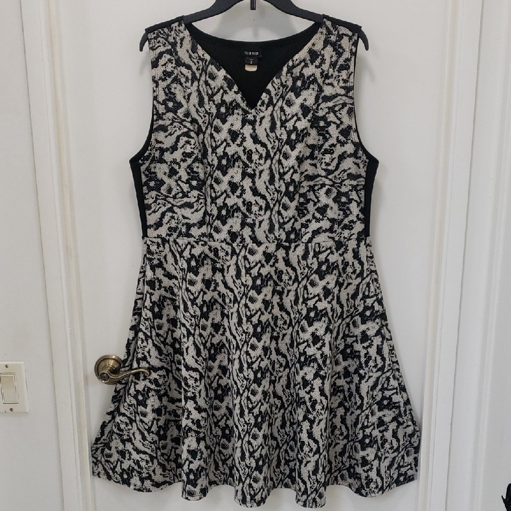 〰️Torrid〰️ 🐍Snakeskin Print Scuba Skater Dress 2X